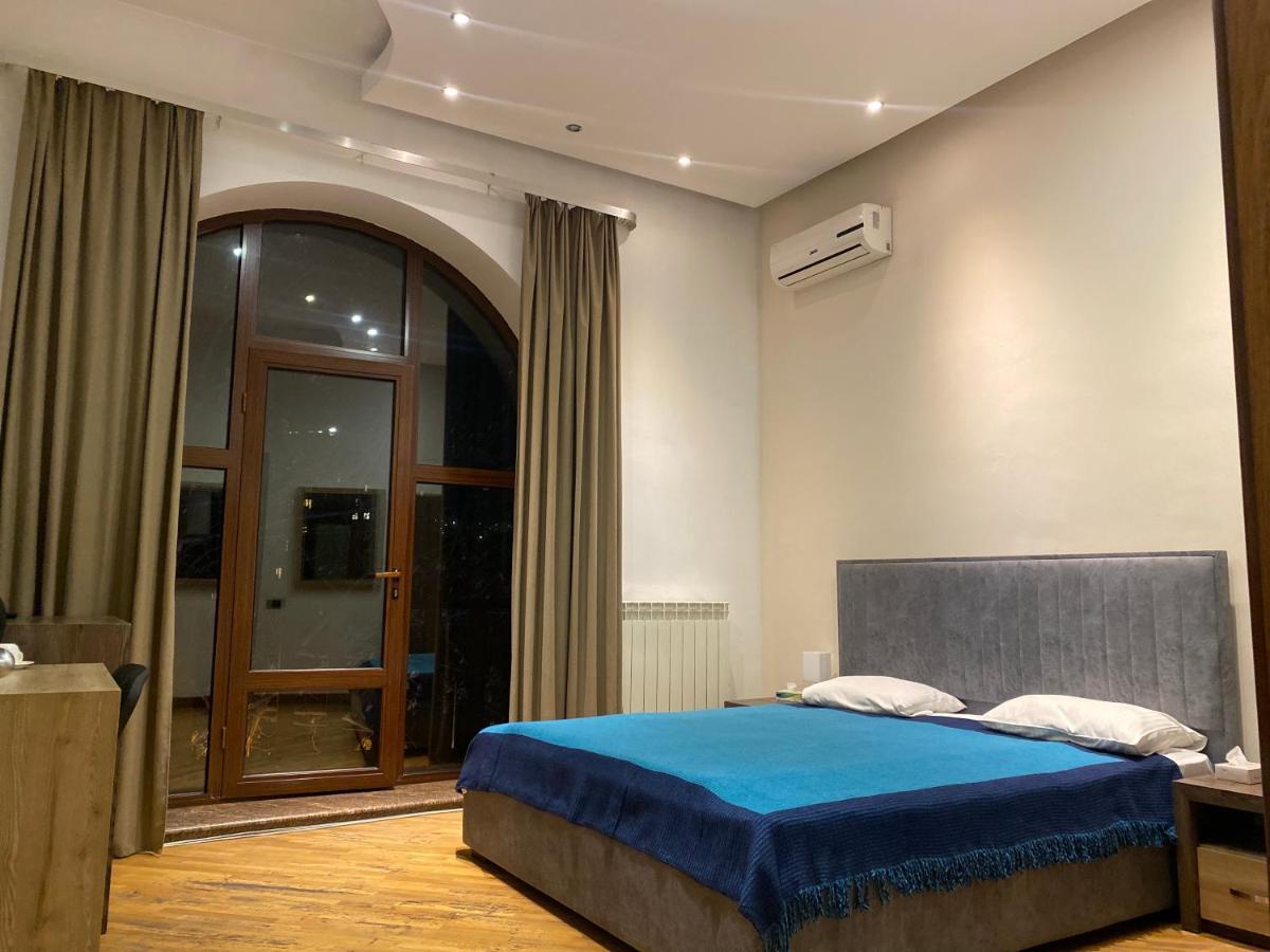 Saryan Hotel Yerevan Exterior foto