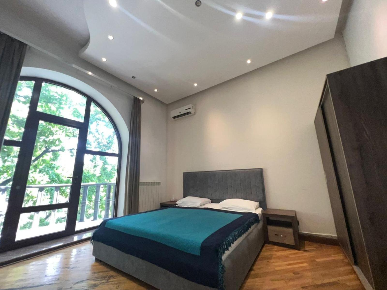 Saryan Hotel Yerevan Exterior foto
