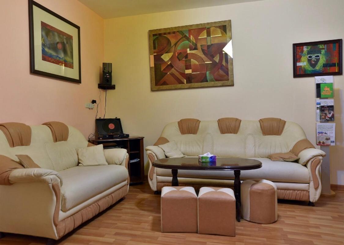 Saryan Hotel Yerevan Exterior foto