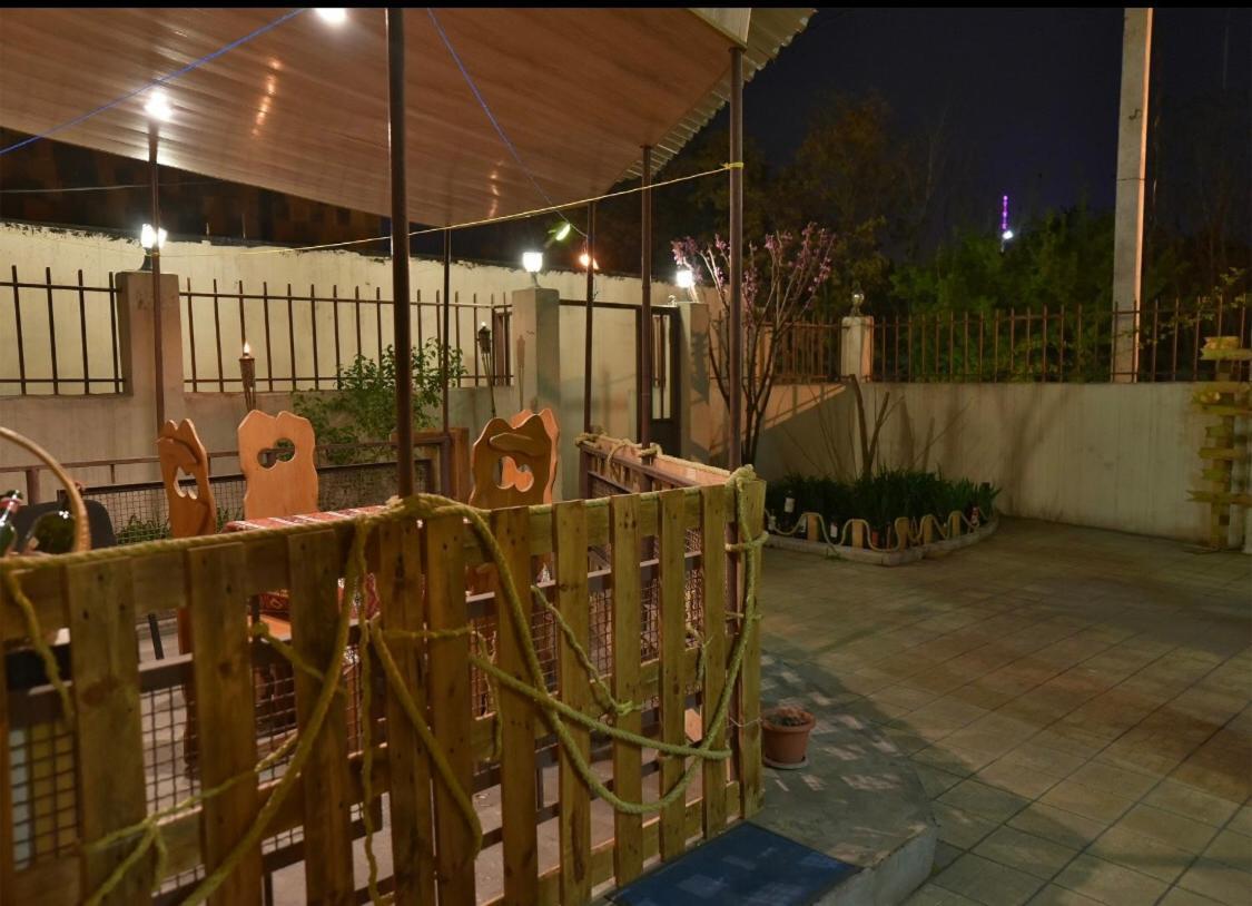Saryan Hotel Yerevan Exterior foto